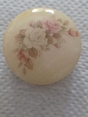 Vintage Yellow Alabaster Hinged Trinket Box With Pink & White Roses 4" W X 2" T